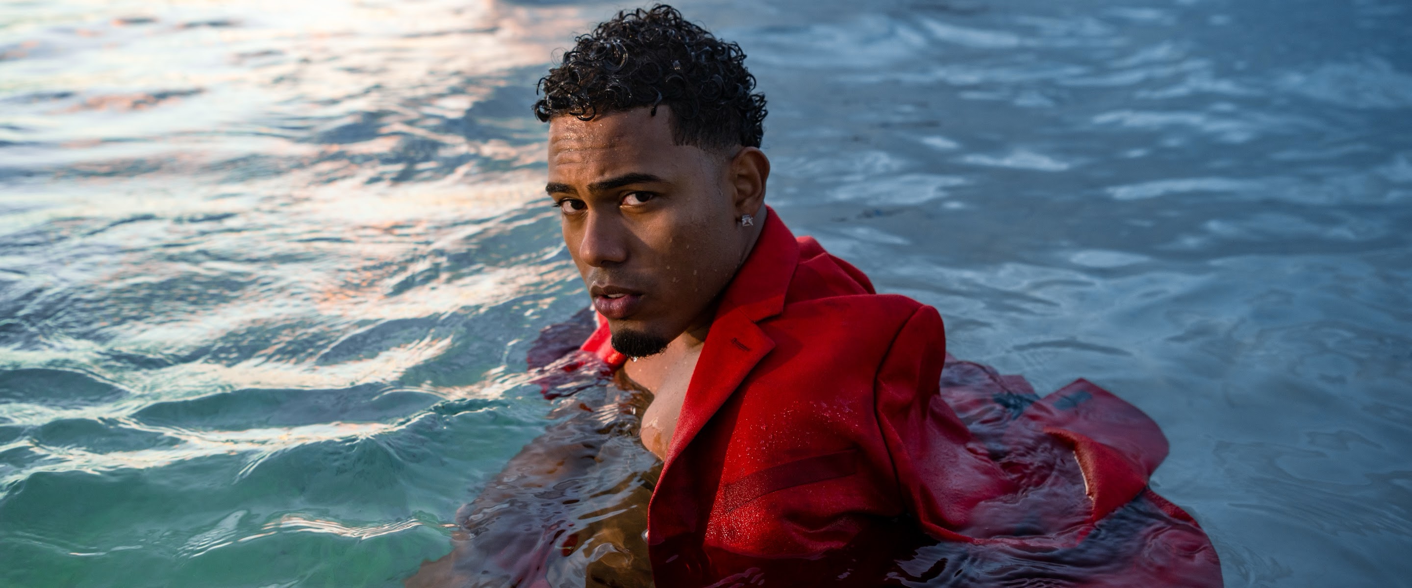 Myke Towers y Su Nuevo Álbum: La Pantera Negra