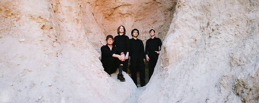 ¿Por qué No Puedes Perderte a STRFKR en Vivo?