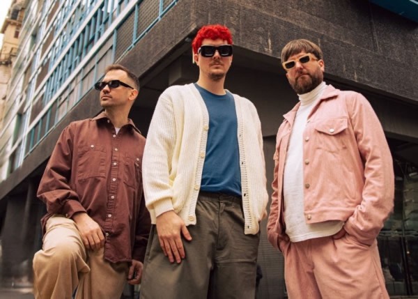 7 Canciones Esenciales de Rayos Láser que No Pueden Faltar en su Concierto en el Foro Hilvana