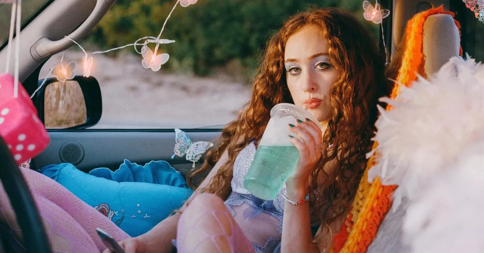 Chappell Roan: De la Intimidad de “Pink Pony Club” a las Grandes Ligas del Pop Alternativo