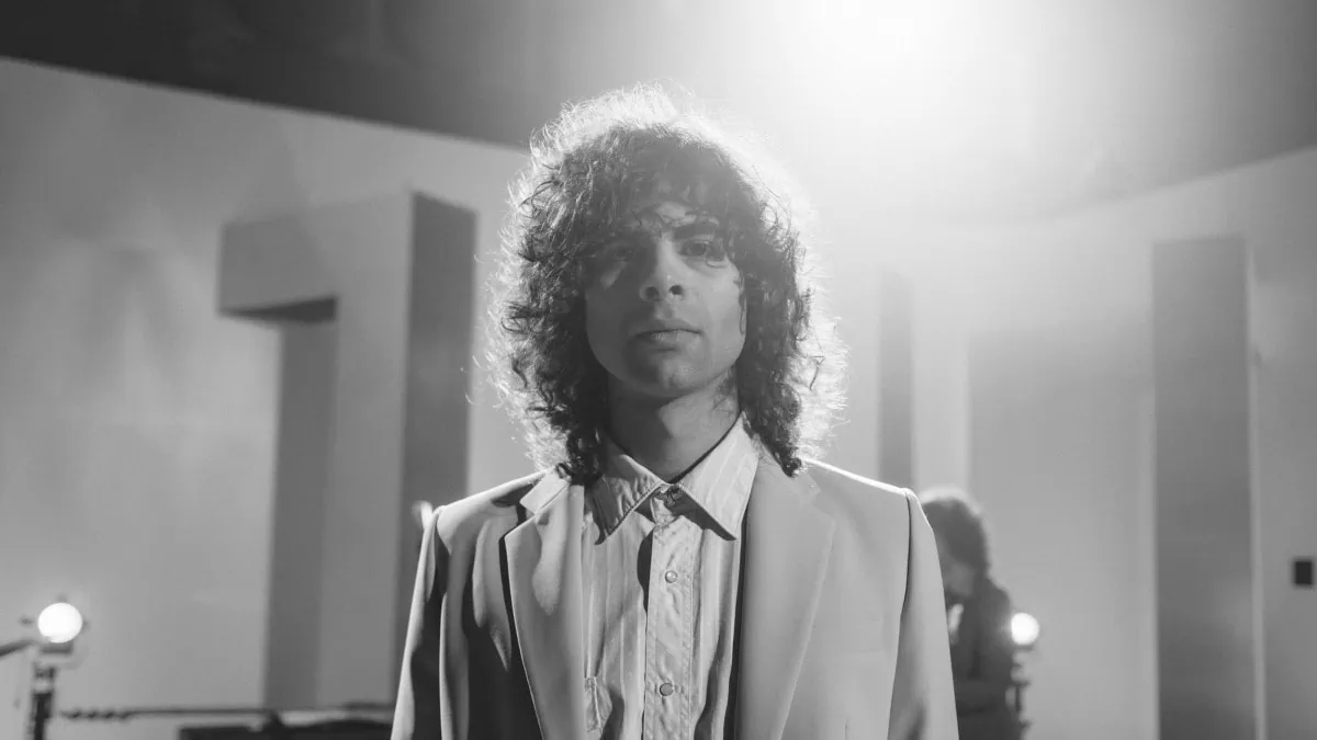 Sarria un Artista Que Trae El Rock Clásico al 2025