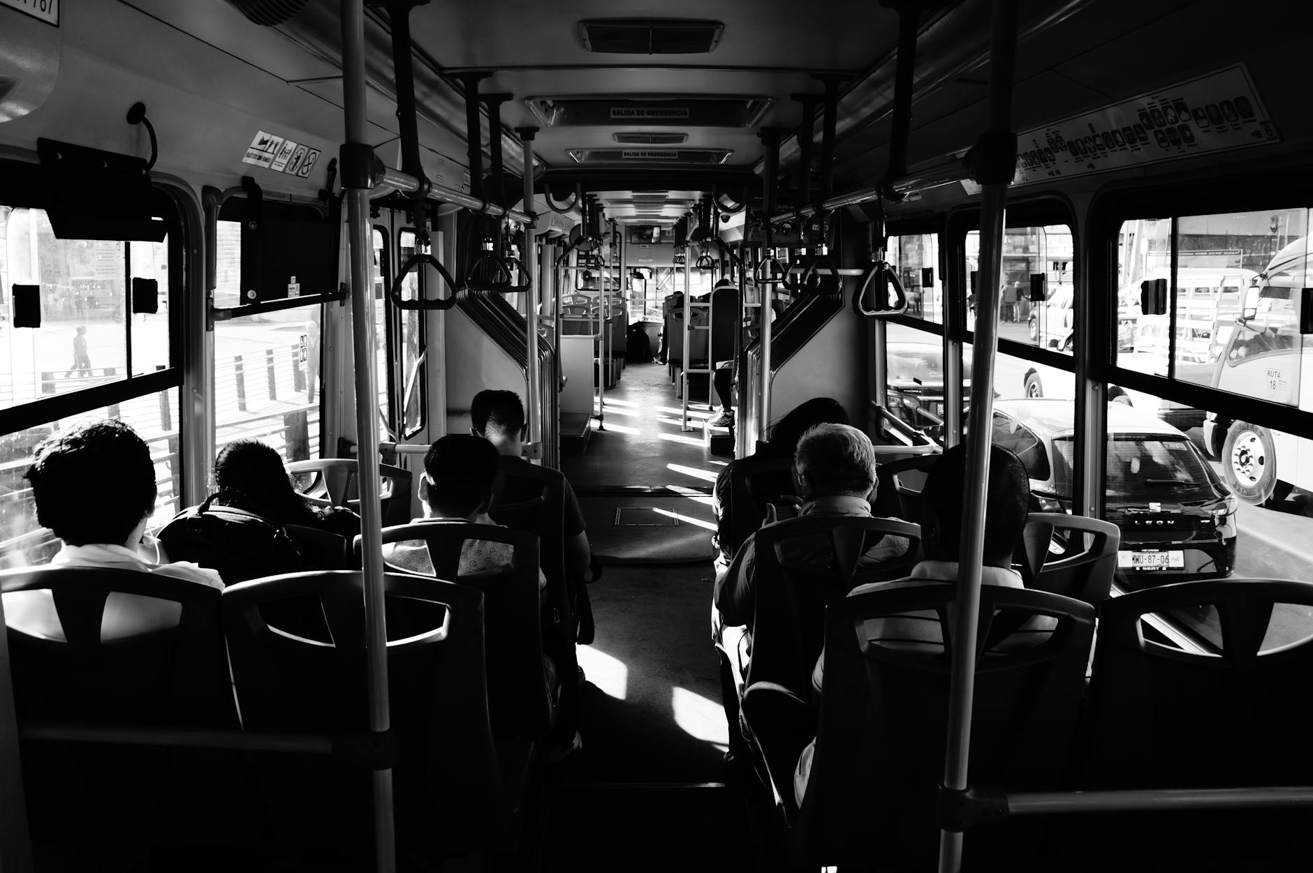 Street Photography in CDMX: The City Where Every Sidewalk Has a Story