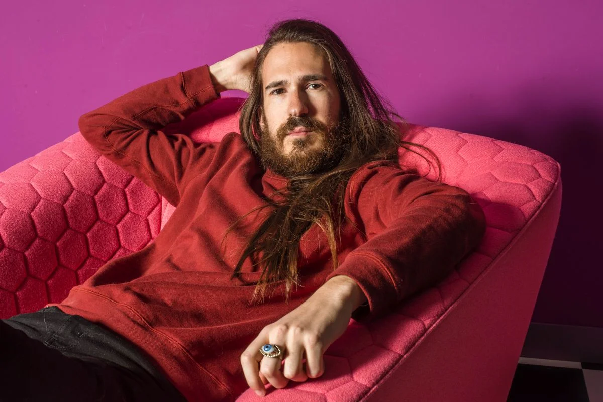 Entrevista Carlos Sadness: Una Vida Musical en Constante Transformación