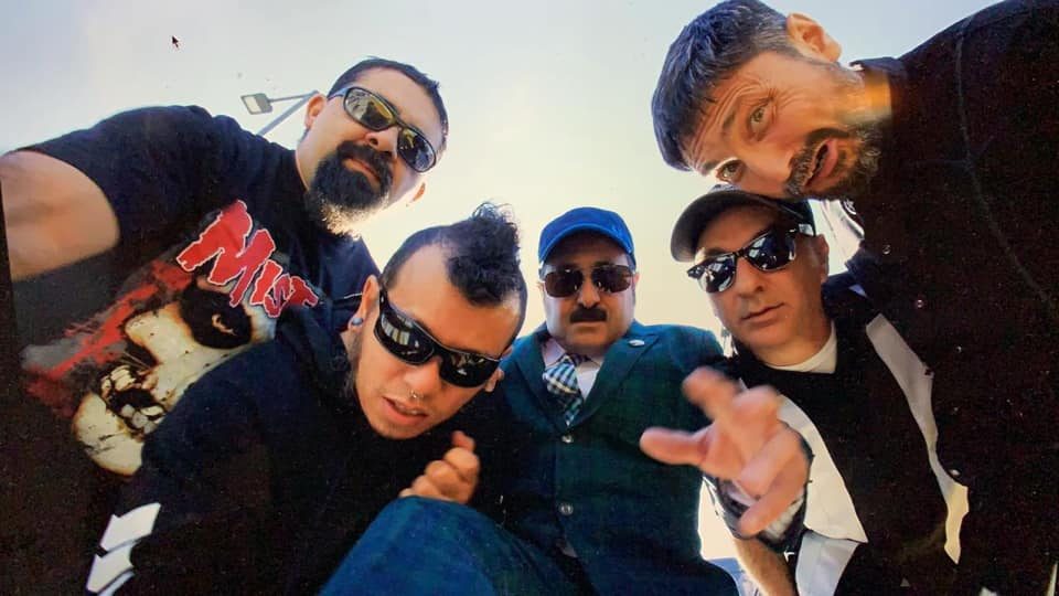 Los Calzones Llegan a México